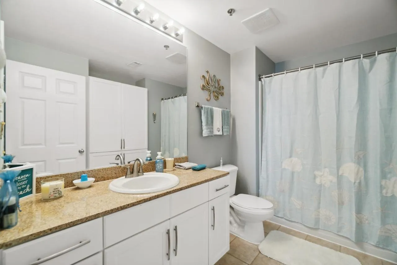 Apartment Luxury 3Bd 3Ba Plus Bunks Beach Condo! Ocean Views! Free Beach Chairs & Umbrella Service! By Dolce Vita Getaways Pcb Panama City Beach United States