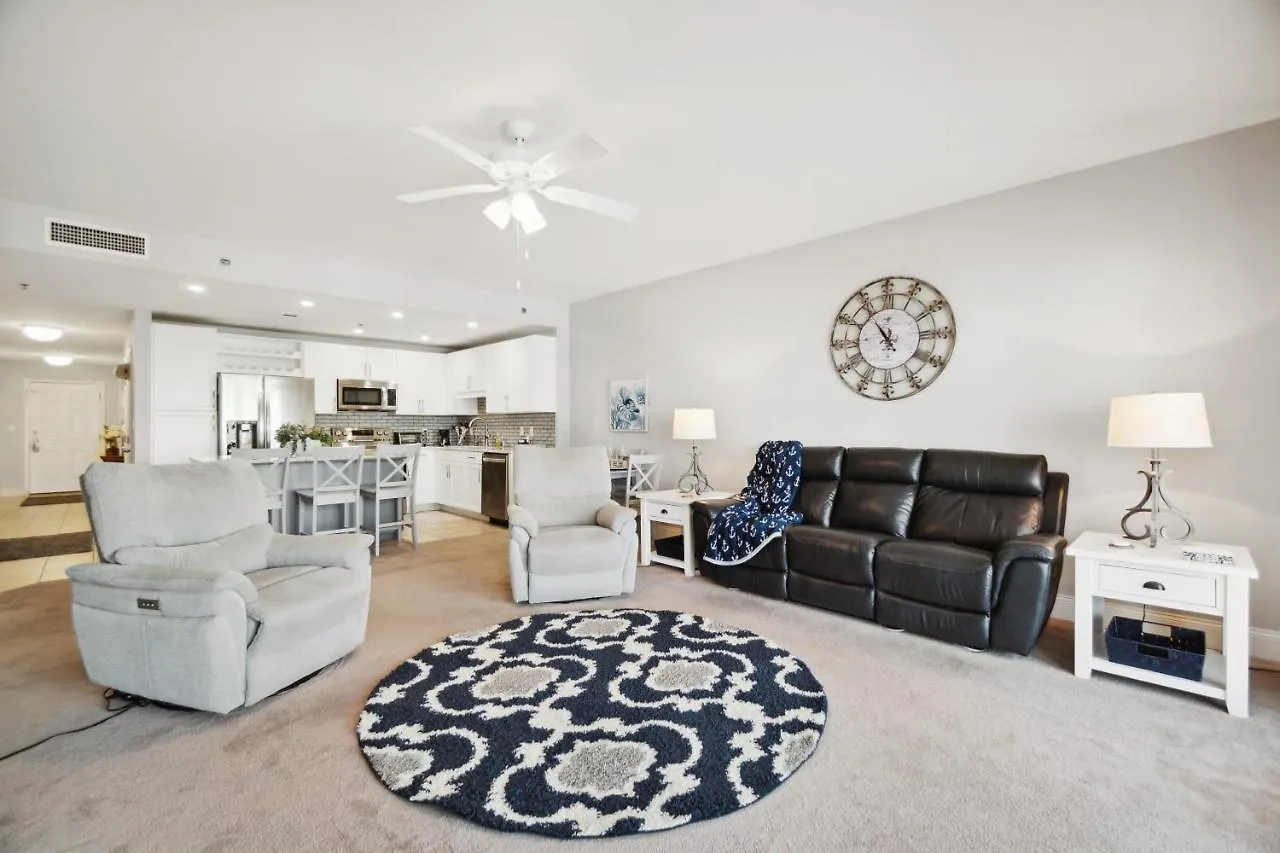 Luxury 3Bd 3Ba Plus Bunks Beach Condo! Ocean Views! Free Beach Chairs & Umbrella Service! By Dolce Vita Getaways Pcb Panama City Beach United States
