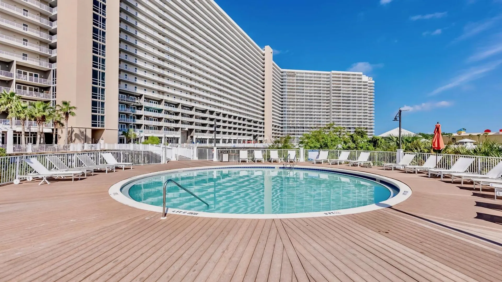 Luxury 3Bd 3Ba Plus Bunks Beach Condo! Ocean Views! Free Beach Chairs & Umbrella Service! By Dolce Vita Getaways Pcb Panama City Beach United States