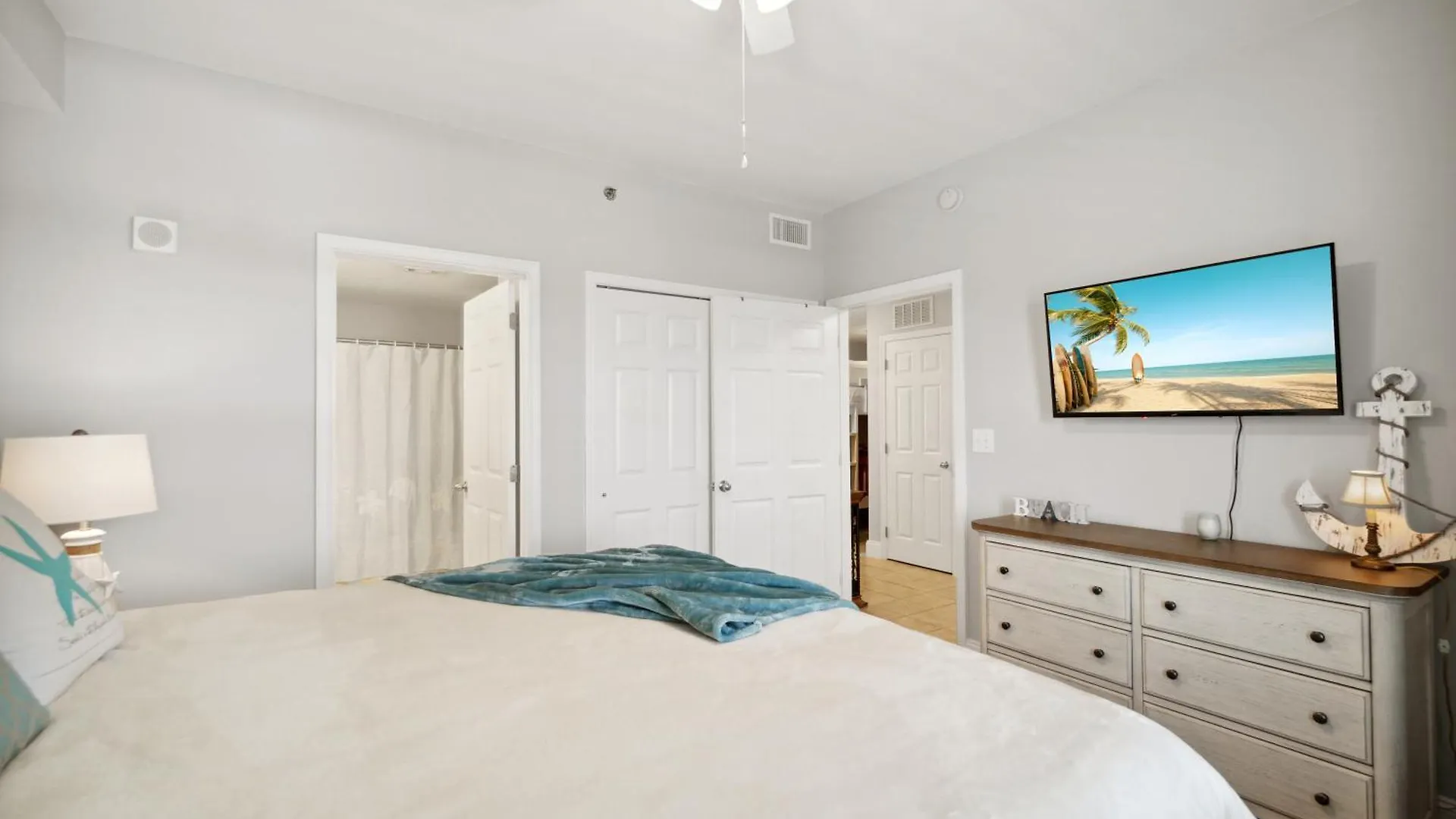 Luxury 3Bd 3Ba Plus Bunks Beach Condo! Ocean Views! Free Beach Chairs & Umbrella Service! By Dolce Vita Getaways Pcb Panama City Beach