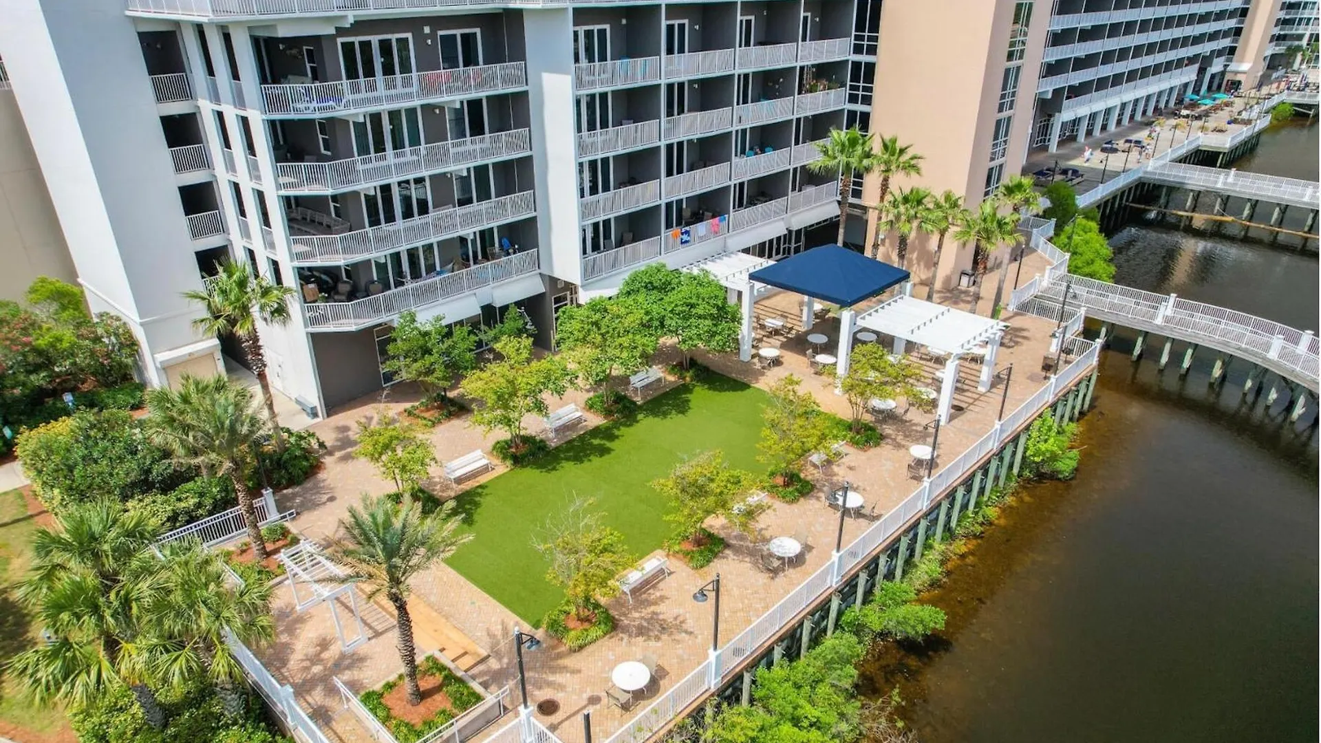 Luxury 3Bd 3Ba Plus Bunks Beach Condo! Ocean Views! Free Beach Chairs & Umbrella Service! By Dolce Vita Getaways Pcb Panama City Beach Apartment